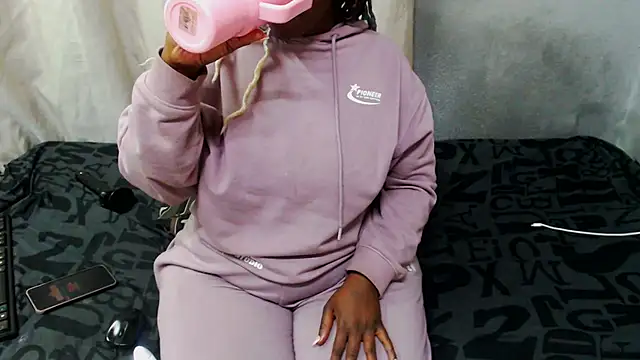 curvydarckcohocolate webcam