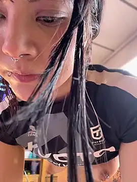 Watch TatiLee live on EroticFlix - High definition streams