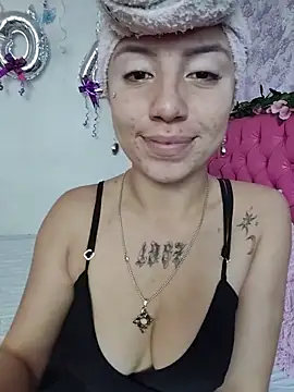 Kitty_Melodi webcam