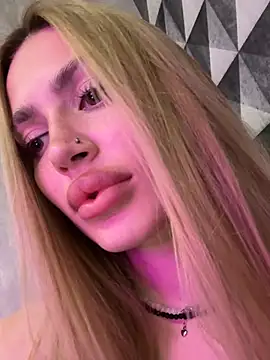 Elizabeth_Tay webcam