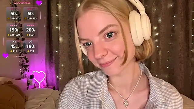 Marry_Sornatiko webcam