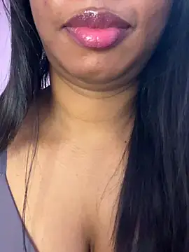 tamil_Aarathi webcam