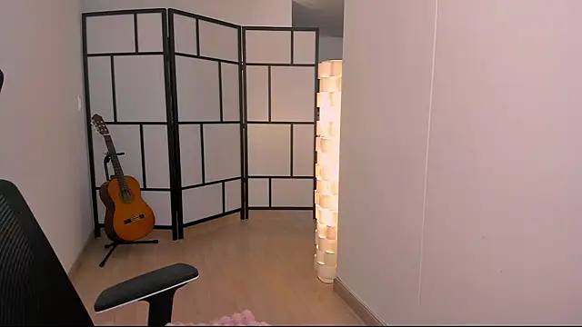 Watch molly_marmalade_ live on EroticFlix - High definition streams