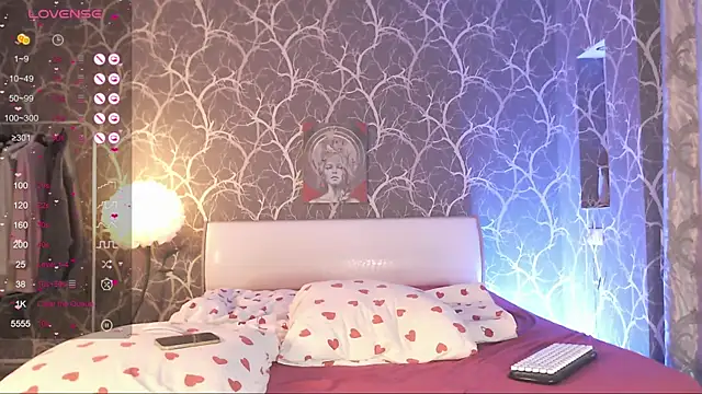MiaMiaMeow webcam