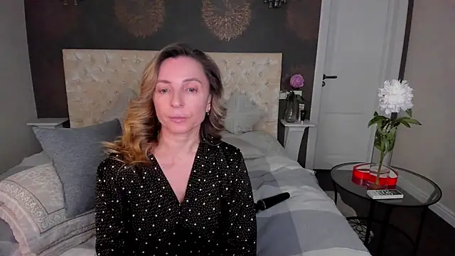 AllisonWilliams live cam on StripChat