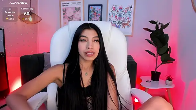 Tiffany_Low webcam