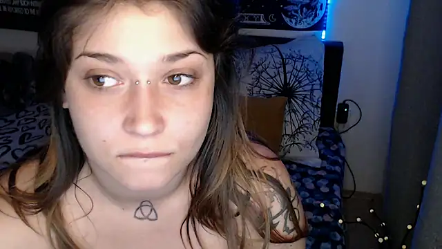 AlienforTwenty webcam