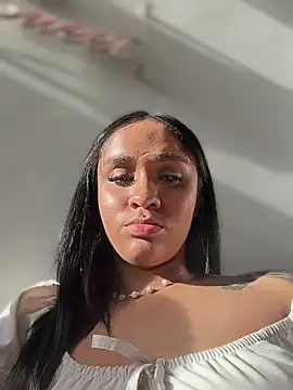Isabella-Teen live cam on StripChat