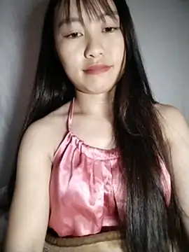Cherry-squirtt live cam on StripChat