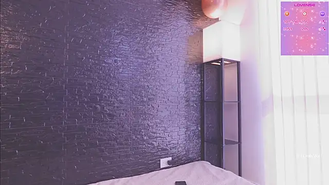 SkinnysCouple webcam
