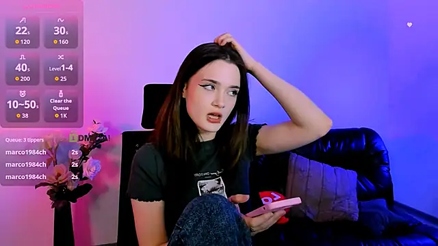 liana_kisses webcam