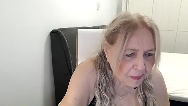 SusiLifeXXX webcam