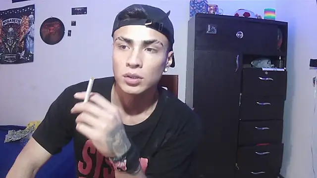 fenix_hardcock (M twink) - Get naked