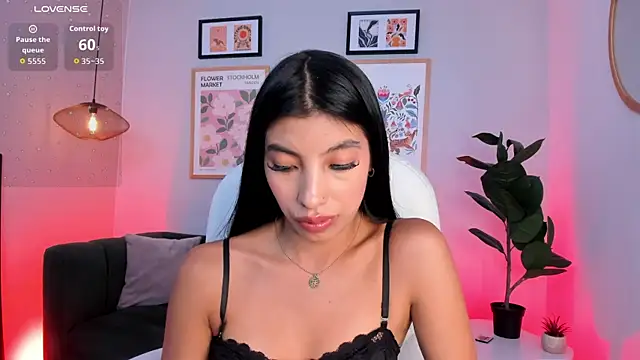 Tiffany_Low webcam