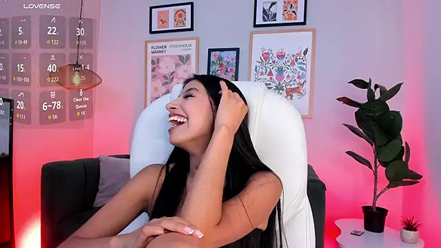 Tiffany_Low webcam