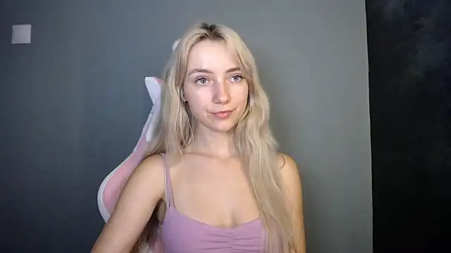 LuciaYoung webcam