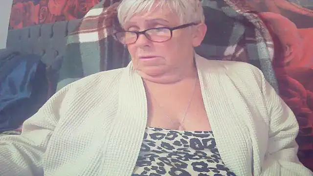 Playful_MILF_Demi webcam
