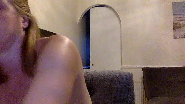 ElizabethArden42- webcam