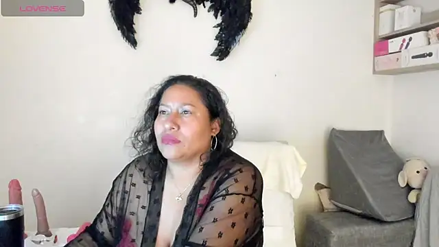 Nyomi_browm webcam