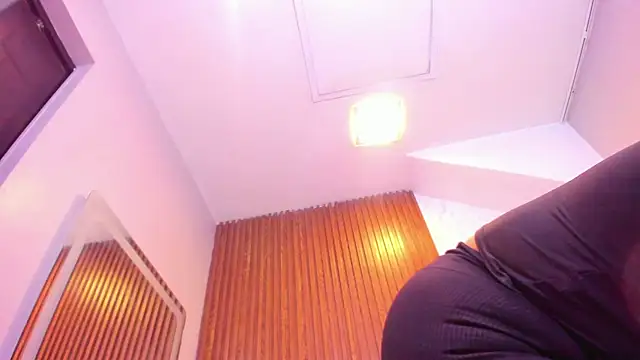 Nahomi-Rosee webcam