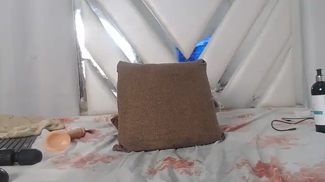 AlannaHarper webcam