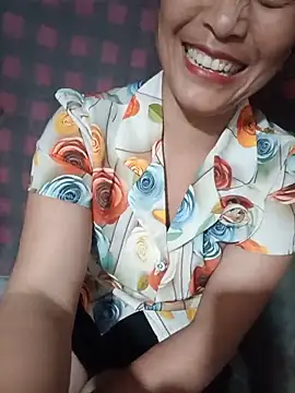 Alice-567 live cam on StripChat