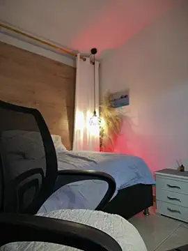 halaaa_1 live cam on StripChat