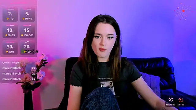 liana_kisses webcam