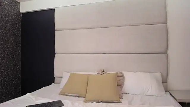 LolaGray__ webcam