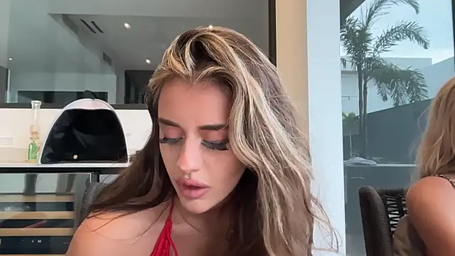 maddybrownn - Maddybrownn's free webcam - UK Sex Cams