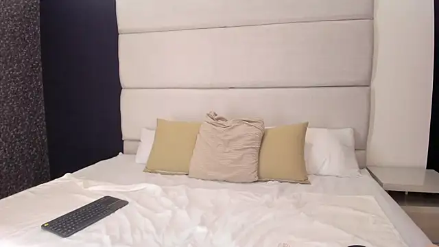 LolaGray__ webcam