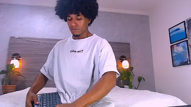 Dilan_Hall webcam