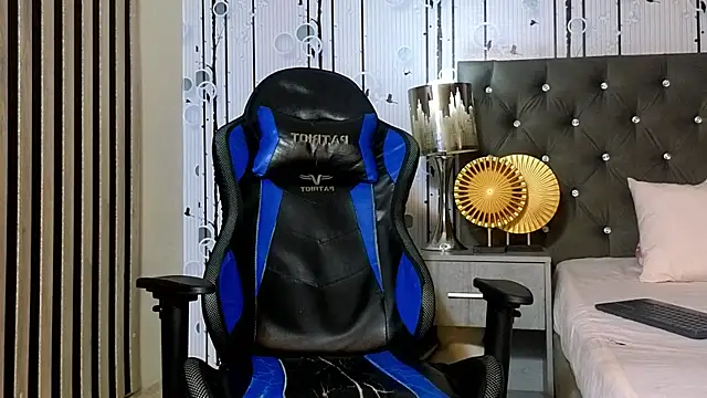 Alex_Bloom webcam