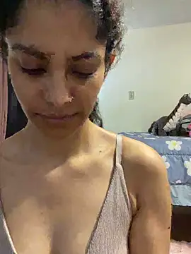 karlatiburcio live cam on StripChat