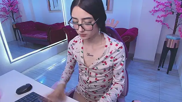Emily_andrews webcam
