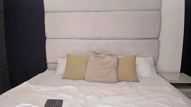 LolaGray__ webcam