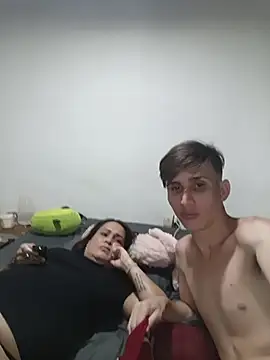 milfvalesk - Milfvalesk's free webcam - UK Sex Cams