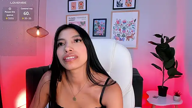 Tiffany_Low webcam