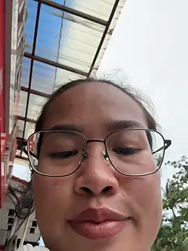Ponthip live sex cam