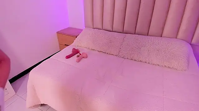 Mandy_bloom live cam on StripChat
