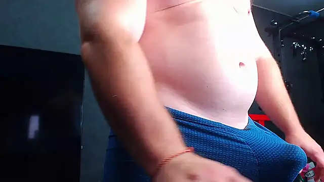 muscularjohnforuX webcam