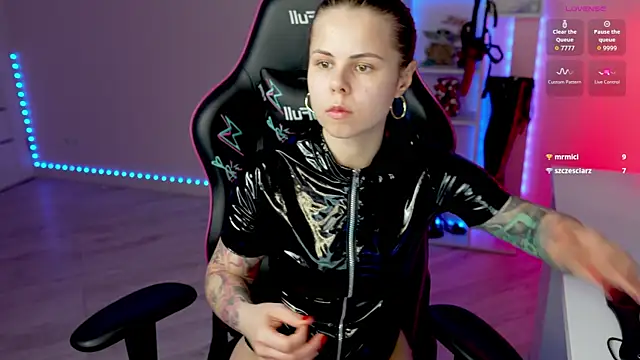 QueenAliceX webcam