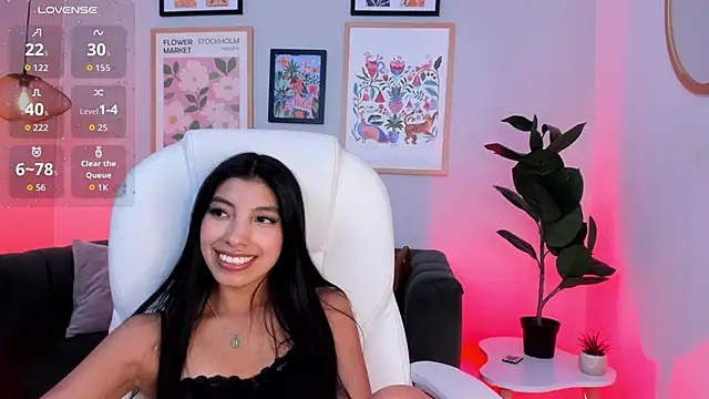 Tiffany_Low webcam
