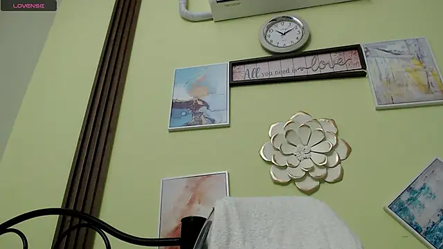 skinnysexy18 webcam