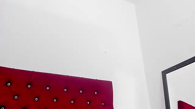 Katty_West webcam