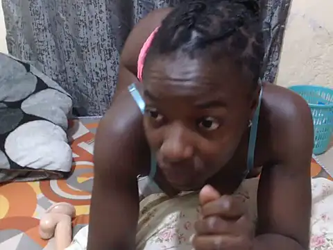 Loola-69 webcam