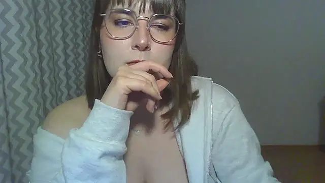 ClaraHard live cam on StripChat