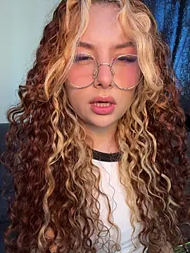 joyce-fire (F young) - X3 slaps in the face👋🏻😳