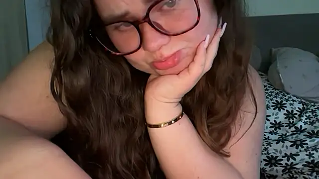 SummerHoney live cam on StripChat