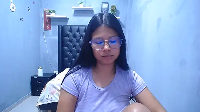 Letty_Plugxo webcam